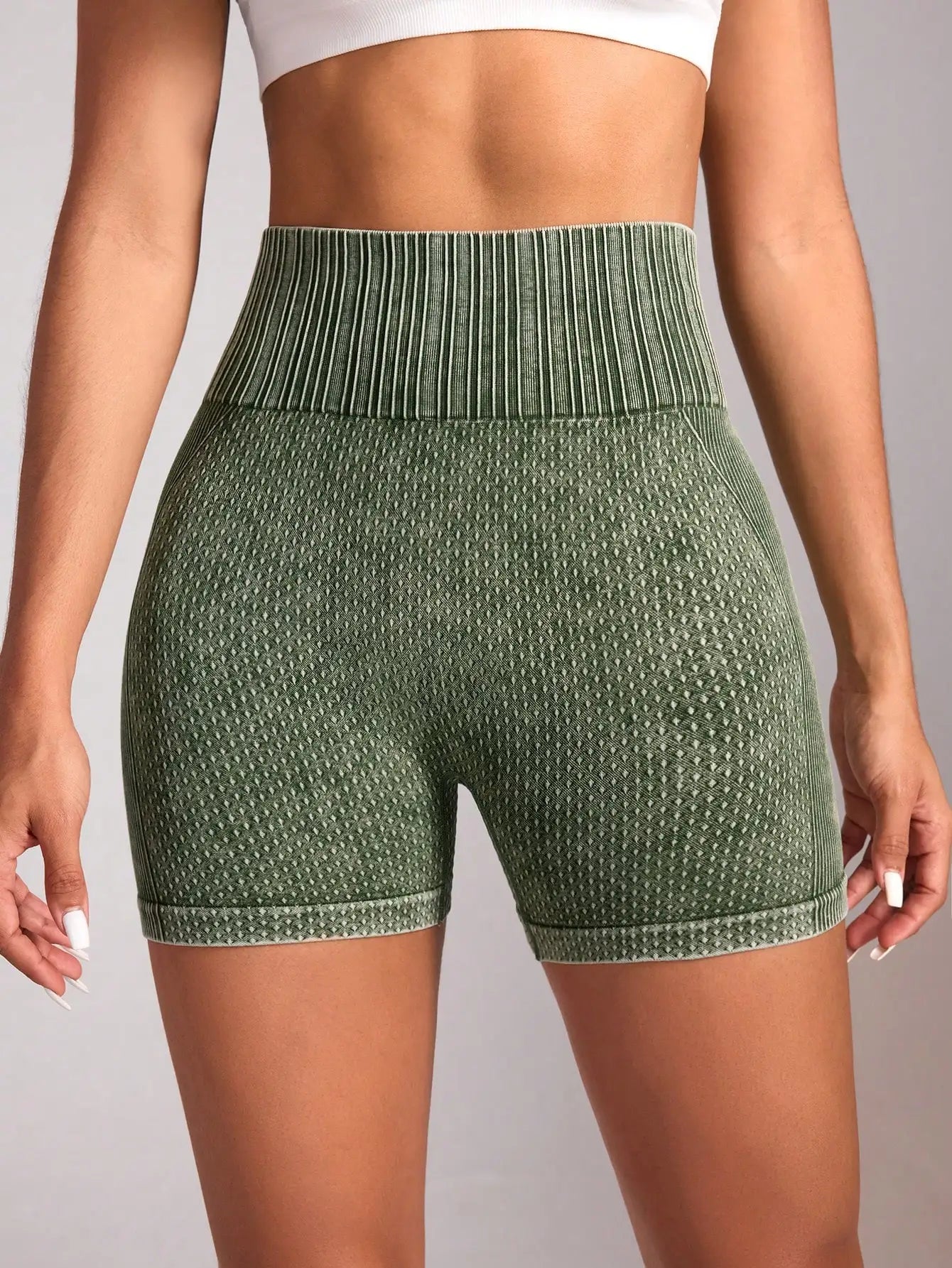 High Waist Green Cardio Women's Shorts, Tummy Chest Lift Fitness Yoga Shorts, Outdoor Workout Cycling Pants, Women's Sportswear