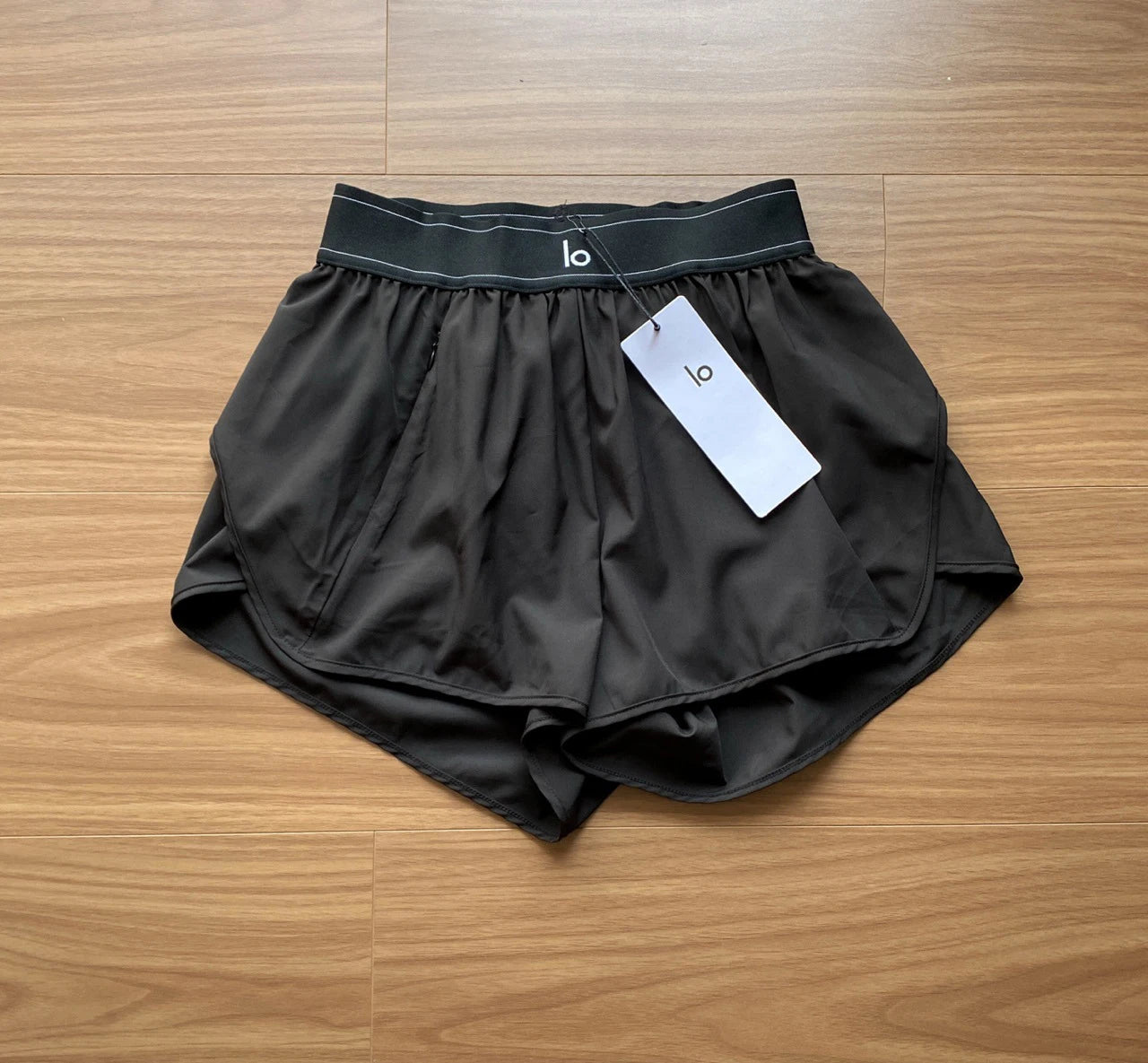 Women Athletic Shorts Quick Dry Breathable Yoga shorts Casual Running Pants Summer Comfortable Nude Feeling Anti-Shine Shorts