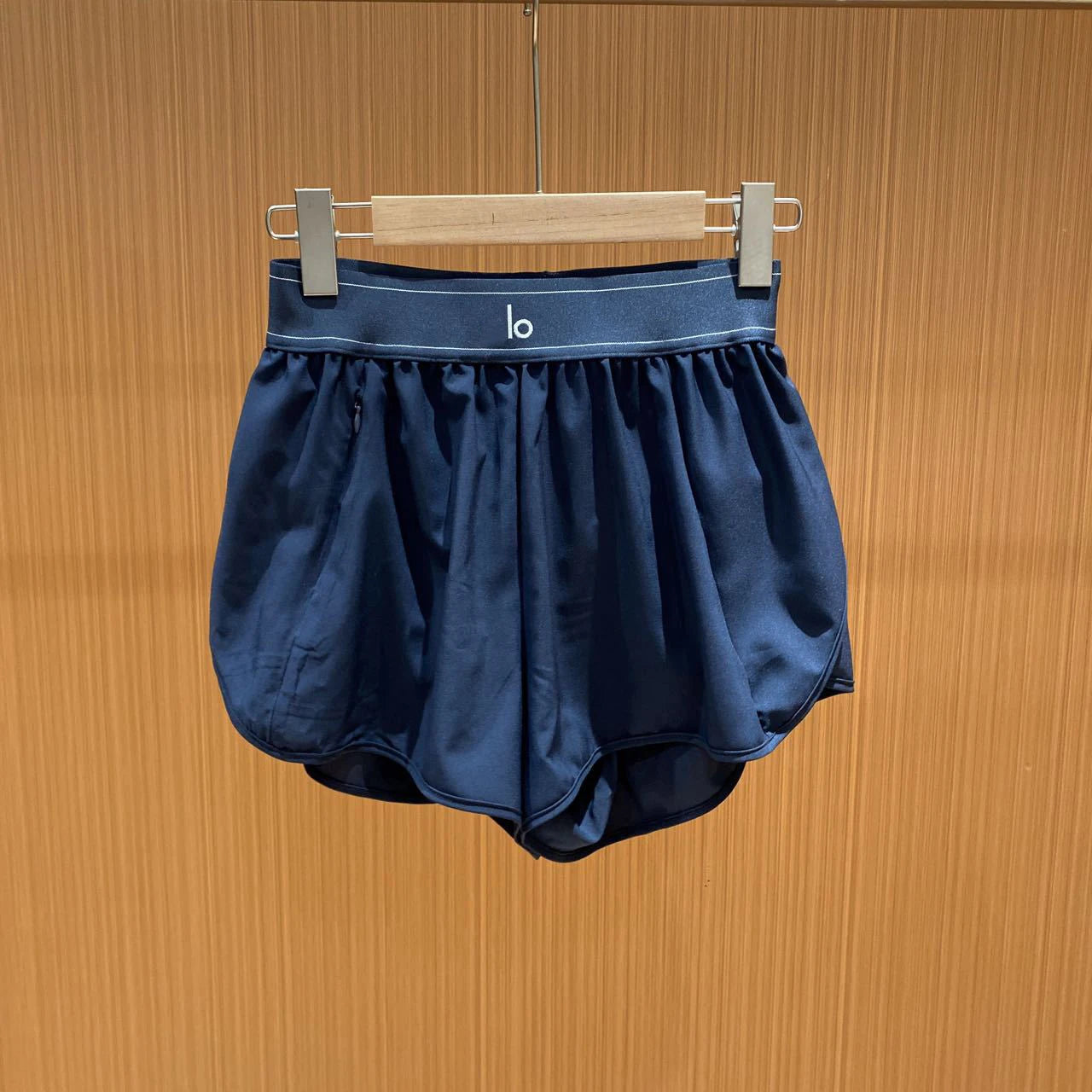 Women Athletic Shorts Quick Dry Breathable Yoga shorts Casual Running Pants Summer Comfortable Nude Feeling Anti-Shine Shorts