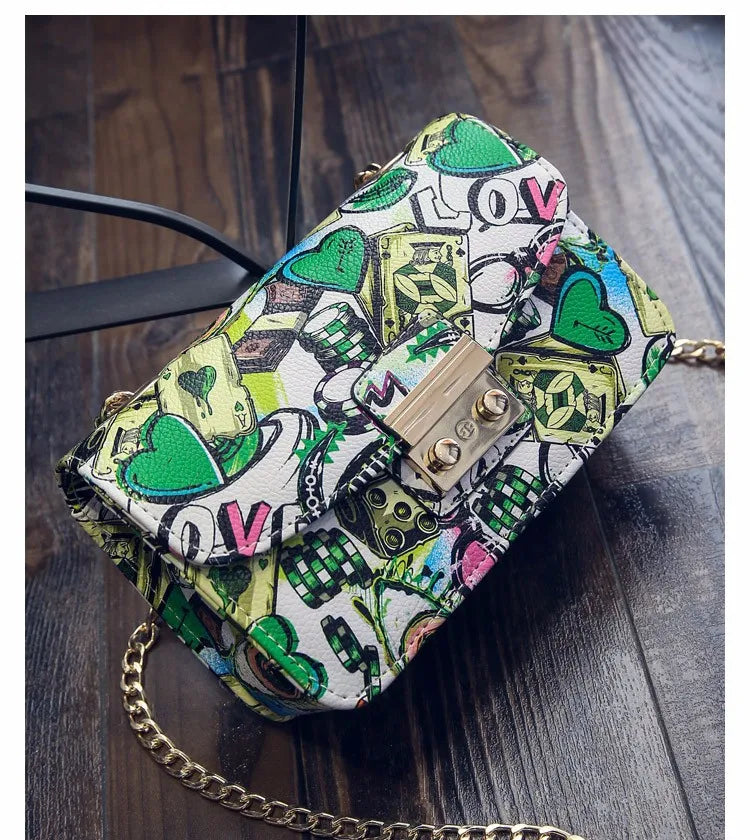 2022 New Women Bags Summer Graffiti Ladies Designer Handbags High Quality Chain Mini Bag Women Messenger Bags For Women Clutch