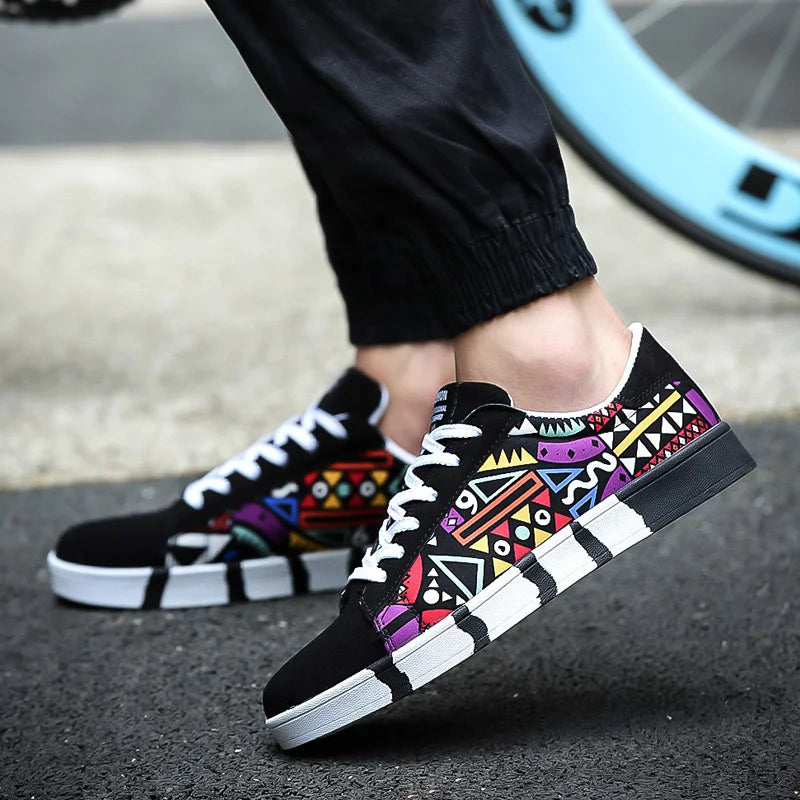 Graffiti Canvas Men's Shoes Outdoor New Men Sneakers Casual Shoes Printing Fashion Flat Vulcanized Shoes Man zapatillas hombre