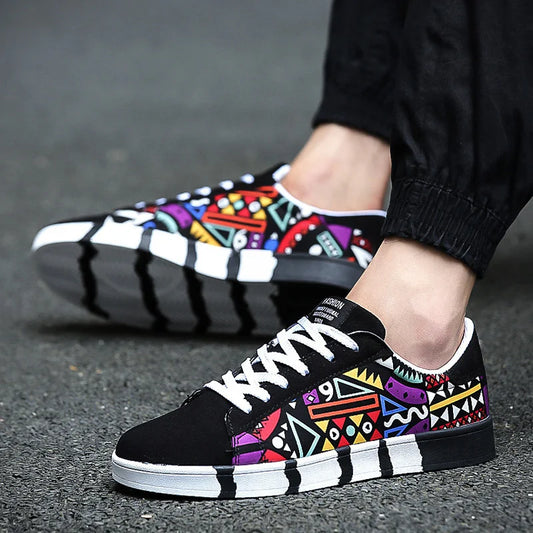 Graffiti Canvas Men's Shoes Outdoor New Men Sneakers Casual Shoes Printing Fashion Flat Vulcanized Shoes Man zapatillas hombre