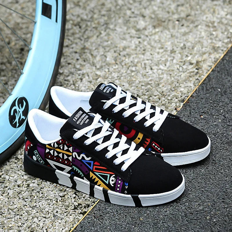 Graffiti Canvas Men's Shoes Outdoor New Men Sneakers Casual Shoes Printing Fashion Flat Vulcanized Shoes Man zapatillas hombre