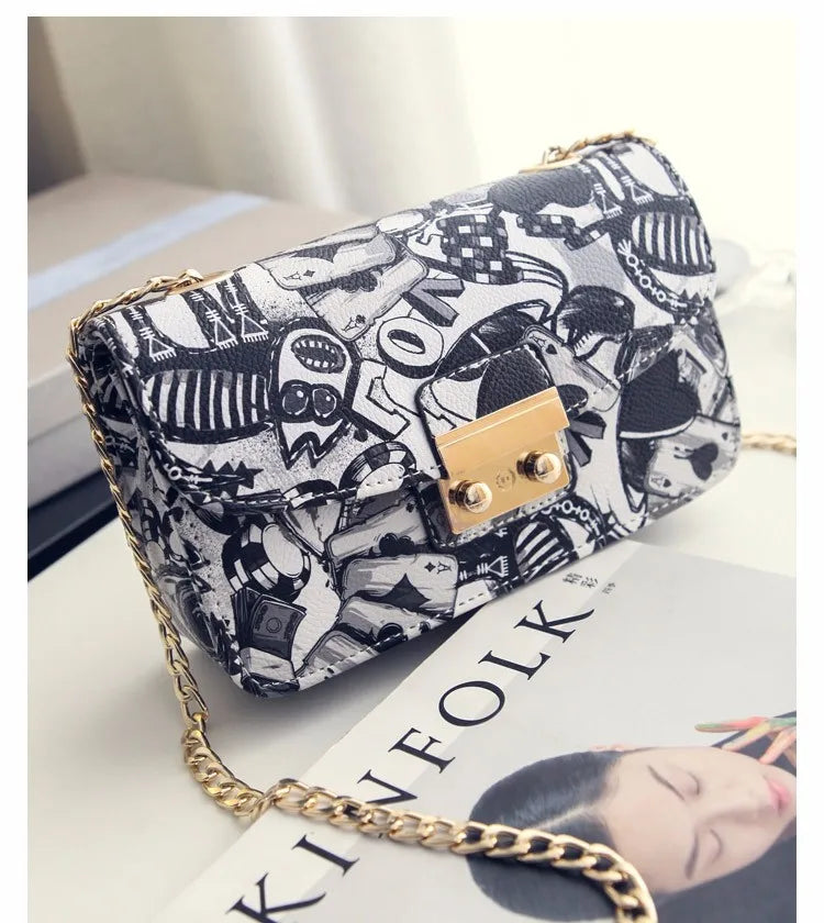 2022 New Women Bags Summer Graffiti Ladies Designer Handbags High Quality Chain Mini Bag Women Messenger Bags For Women Clutch