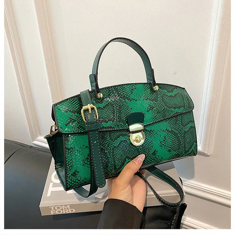 Fashion Handbag 2024 Wwomen's New Crossbody Leather Purse Serpentine Pattern Designer Bucket Luxury Brand Solid Color Tote Bag