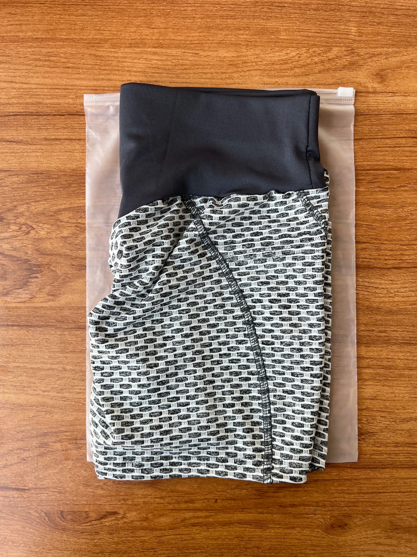 Women elasticity gym shorts with pockets hip lifting running yoga leggings short high waist Breathable quick dry sports shorts