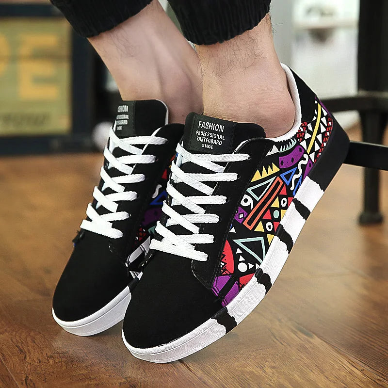 Graffiti Canvas Men's Shoes Outdoor New Men Sneakers Casual Shoes Printing Fashion Flat Vulcanized Shoes Man zapatillas hombre