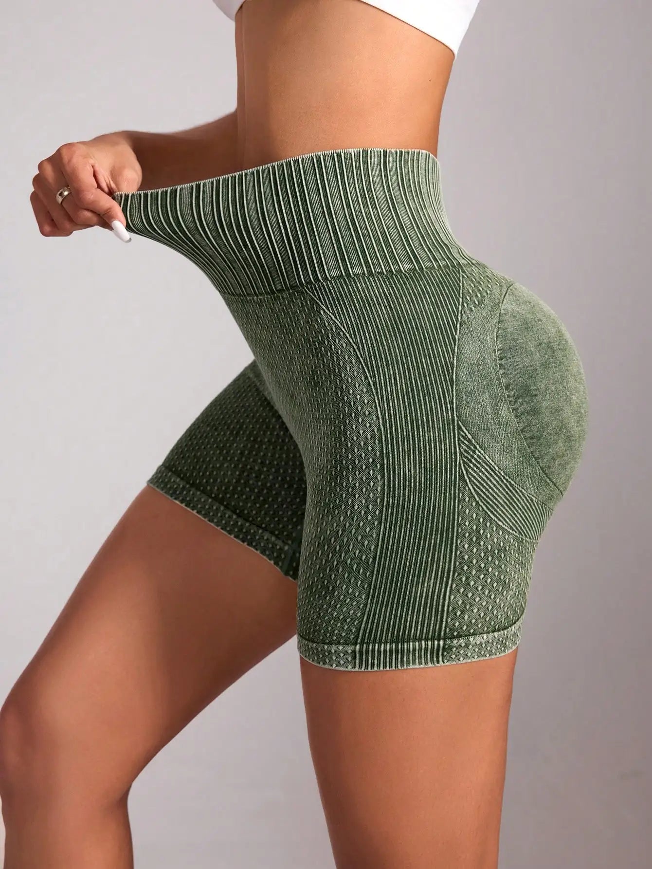 High Waist Green Cardio Women's Shorts,  Tummy Chest Lift Fitness Yoga Shorts, Outdoor Workout Cycling Pants, Women's Sportswear