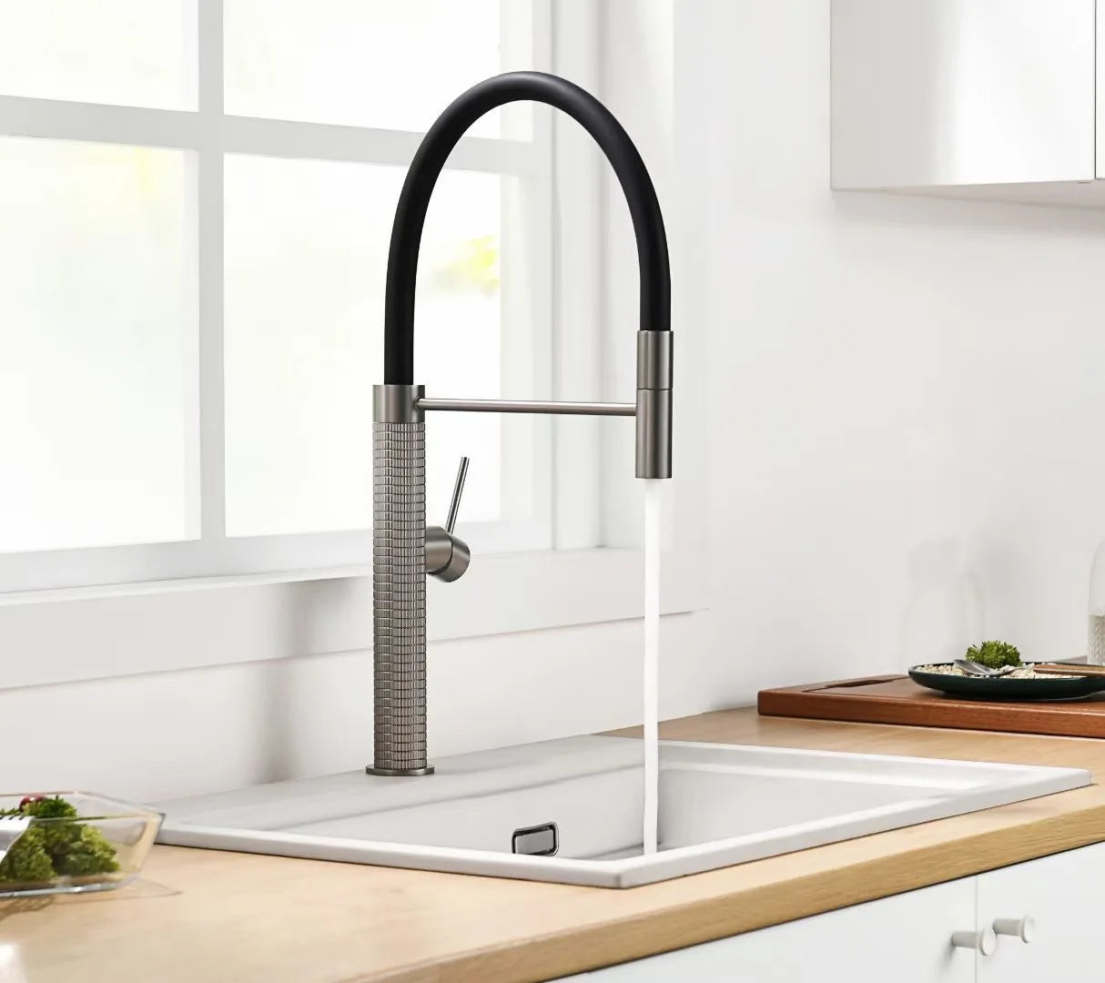 High-end Carving Body Pull Out Kitchen Faucet