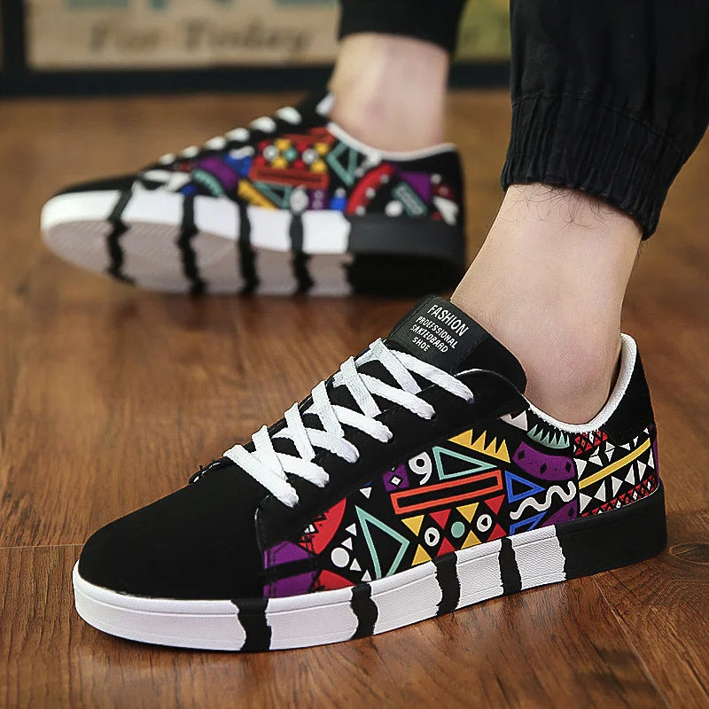 Graffiti Canvas Men's Shoes Outdoor New Men Sneakers Casual Shoes Printing Fashion Flat Vulcanized Shoes Man zapatillas hombre