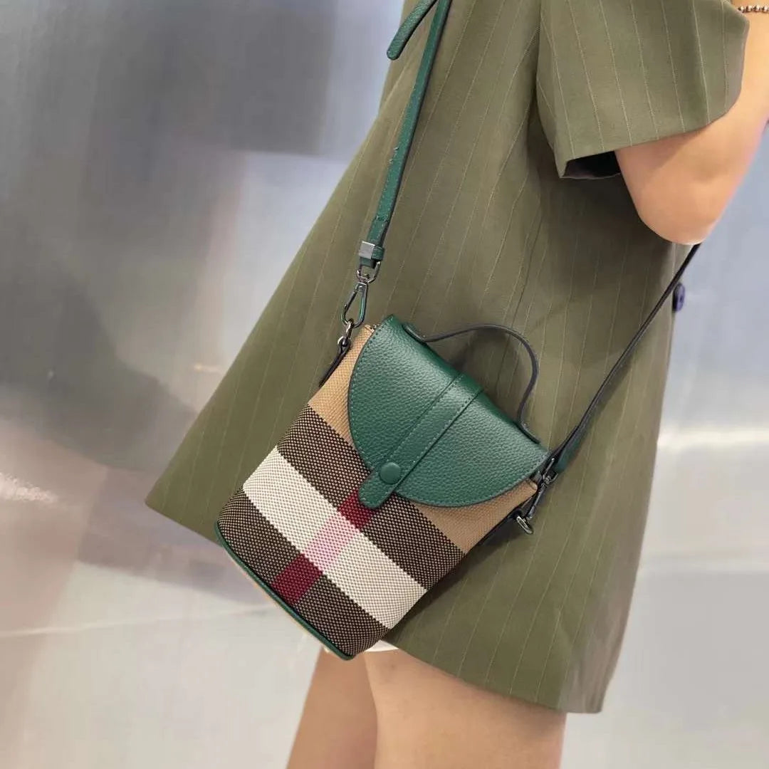 Japanese casual mini canvas women's bag with leather zipper phone bag, single shoulder diagonal cross artistic small square bag