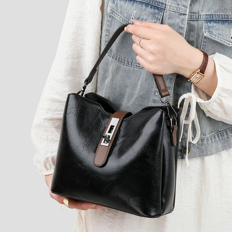 Fashion Bucket Women Casual and Simple Handbag Large Capacity Ladies Cowhide Fashionable Crossbody Tote  Designer Flap